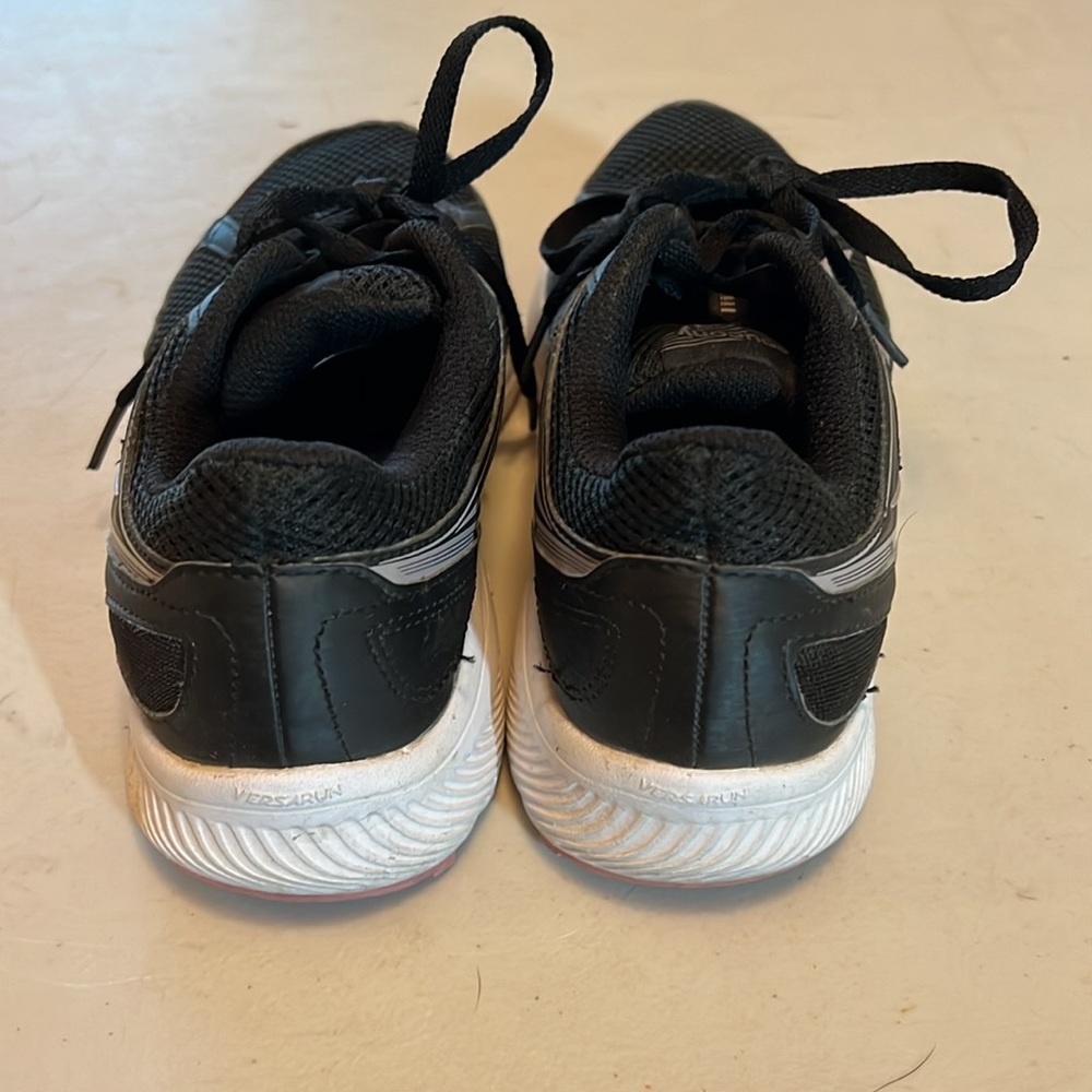 Saucony Running Shoes - Picture 4 of 6